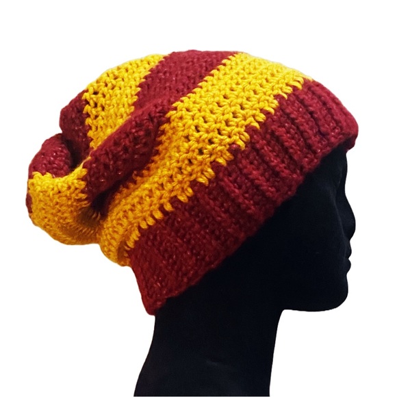 Warner Bros. Accessories - Hat Gryffindor Hogwarts Gold and Red Stripes Beanie Slouchy Baggy Winter